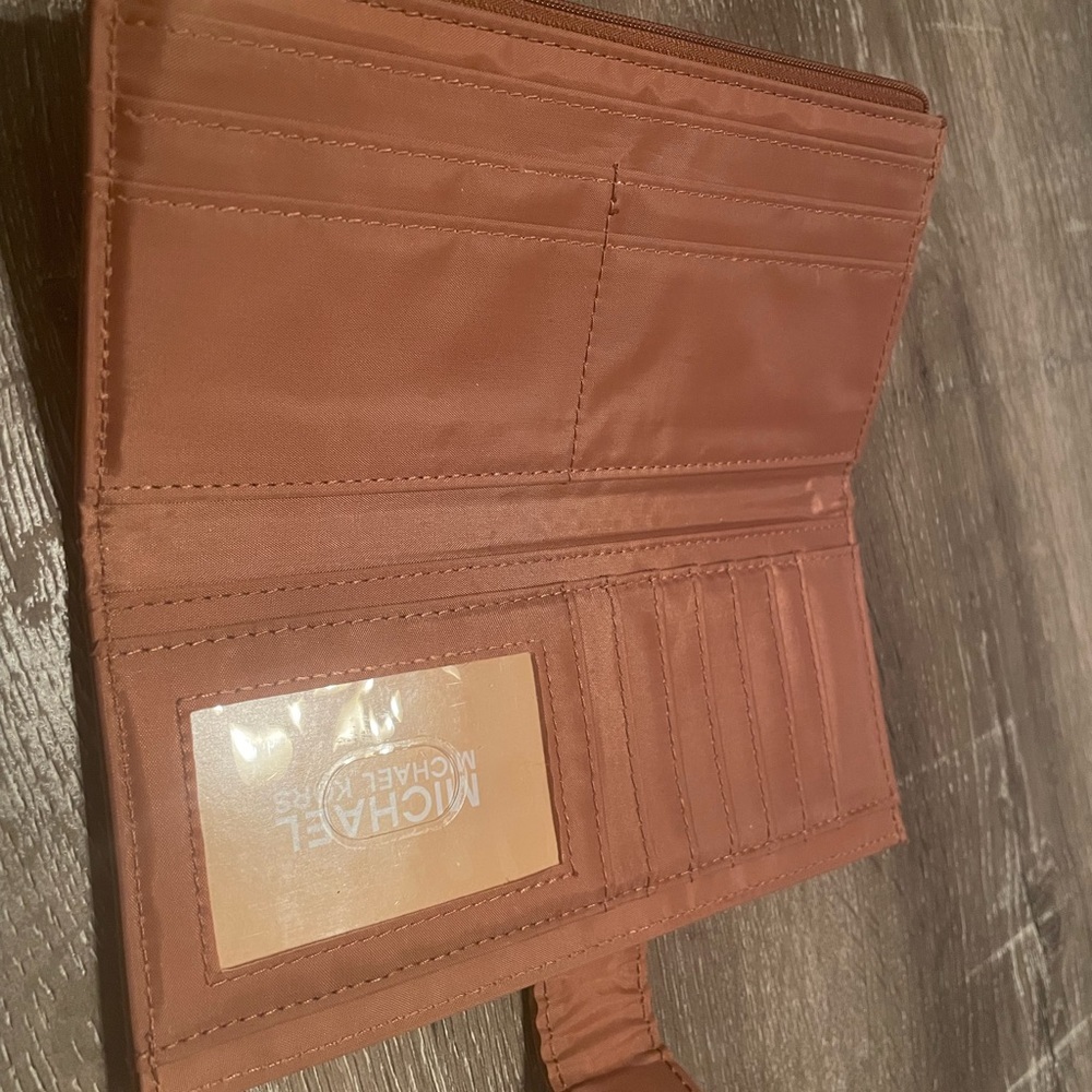 Wallets - Picture 9 of 10